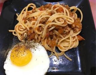 Spaghetti with Tomato Meat Sauce recipe