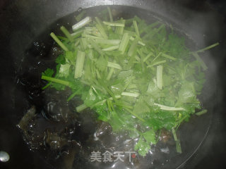 Celery Mixed with Black Fungus recipe