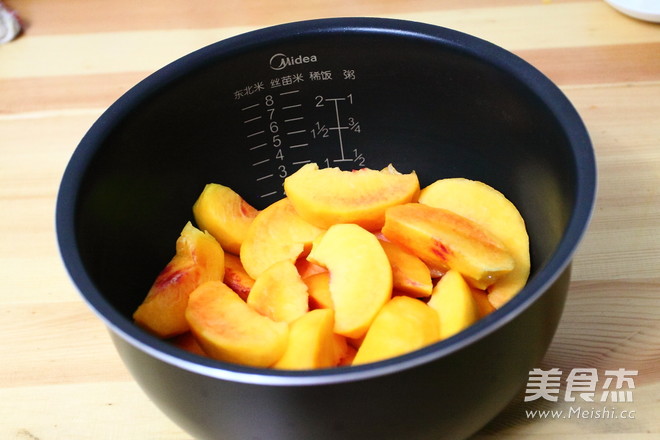 The Most Seasonal, Zero-added Canned Yellow Peaches recipe