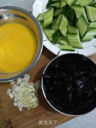 Scrambled Stupid Eggs with Cucumber Fungus recipe