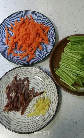 Stir-fried Artemisia Quinoa with Sauce recipe