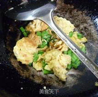 Scrambled Eggs with Fungus and Vegetable Stem recipe