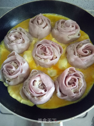 Fried Dumplings with Purple Sweet Potato and Rose Flower recipe