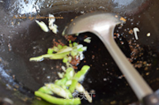 Fried Liver Shreds with Houttuynia Cordata recipe