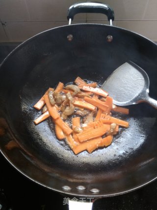 Fried Garlic Sprouts with Fungus recipe
