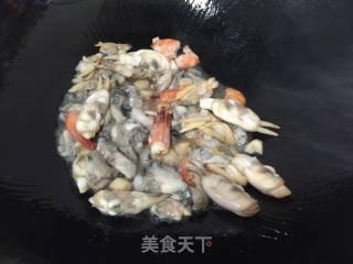 Seafood Loofah Braised Vermicelli recipe