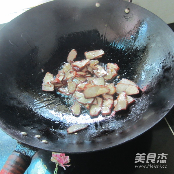 Stir-fried Barbecued Pork with Green Pepper recipe