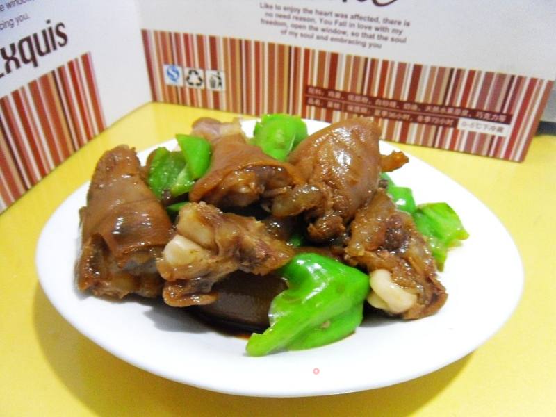 Pork Knuckles with Oyster Sauce