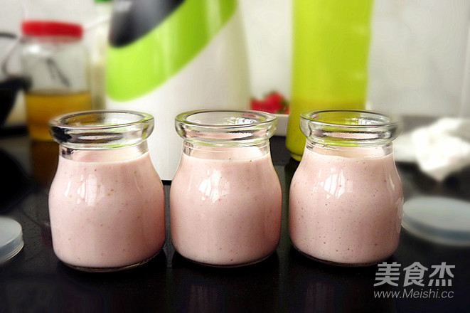 Strawberry Yogurt Pudding recipe