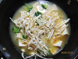 Chopped Pepper Golden Needle Tofu Soup recipe