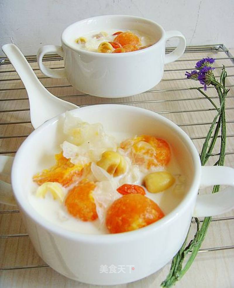 Breast Enhancement Holy Product-papaya and White Fungus Stewed Milk recipe