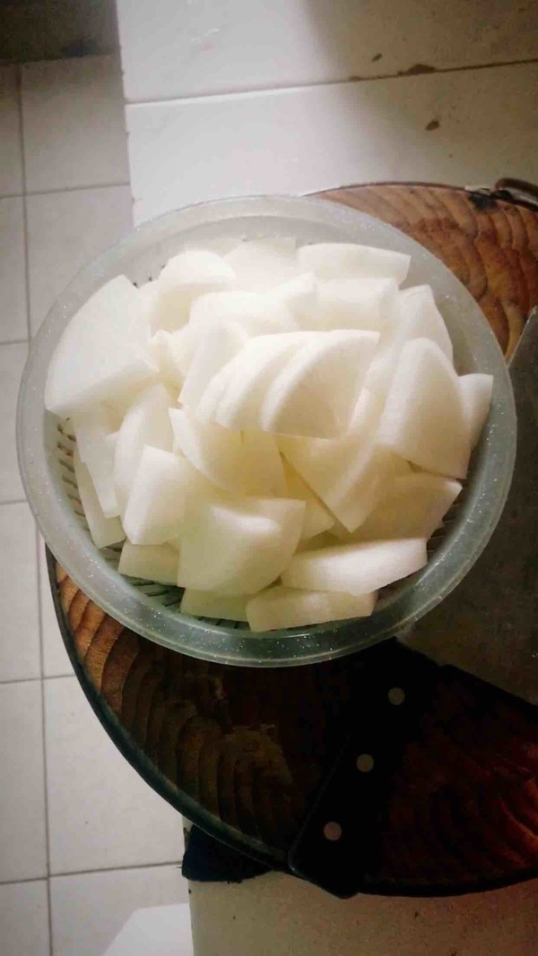 Stewed Radish with Pork Skin recipe