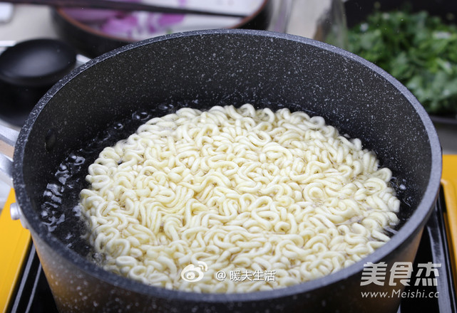 Fried Instant Noodles recipe