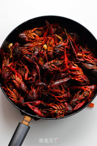 [spicy and Spicy Crayfish with Wine] A Favorite for Meat Lovers recipe