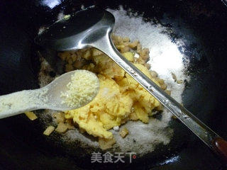 Scrambled Eggs with Dried Radish recipe