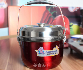 The Practice of Stewing White Fungus and Lotus Seed Soup in A Boiling Pot recipe