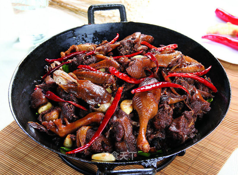 Stir-fried Linwu Duck with Red Hot Pepper recipe