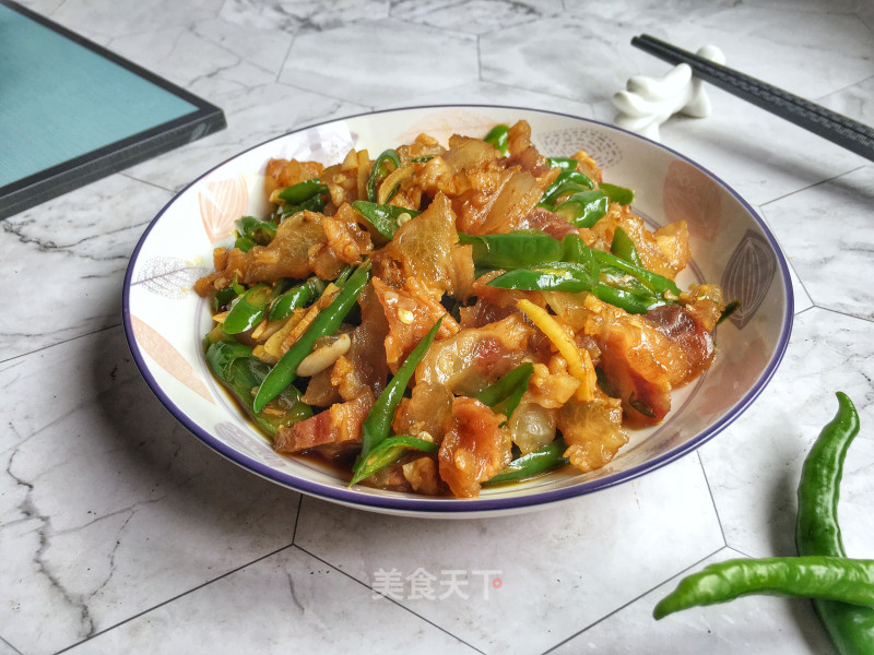 Stir-fried Beef Tendon with Green Pepper