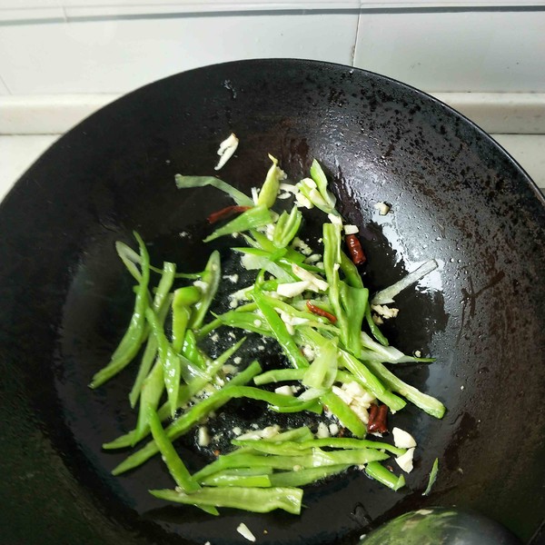 Stir-fried Pork with Silver Sprouts recipe