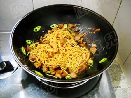 Braised Noodles with Mushrooms recipe