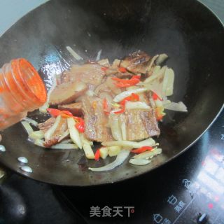 Stir-fried Dongpo Pork with Salted Radish and Garlic recipe