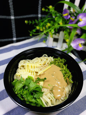 Toon Noodles with Bamboo Shoots and Sesame Sauce