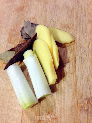 Stewed Pork Ribs with Sauerkraut recipe