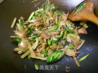 Fried Celery with Pork recipe