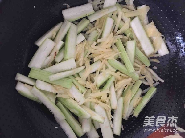 Potato Loofah Egg Noodle recipe