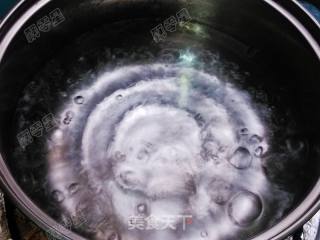 Tomato Rolled Crucian Soup recipe