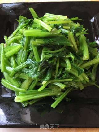 Spinach with Garlic Sesame Sauce recipe