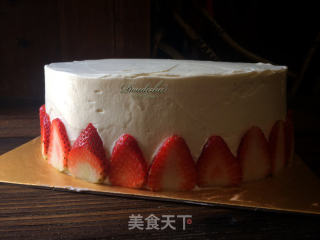 #四session Baking Contest and It's Love to Eat Festival# Strawberry Cream Chocolate Rimmed Cake recipe