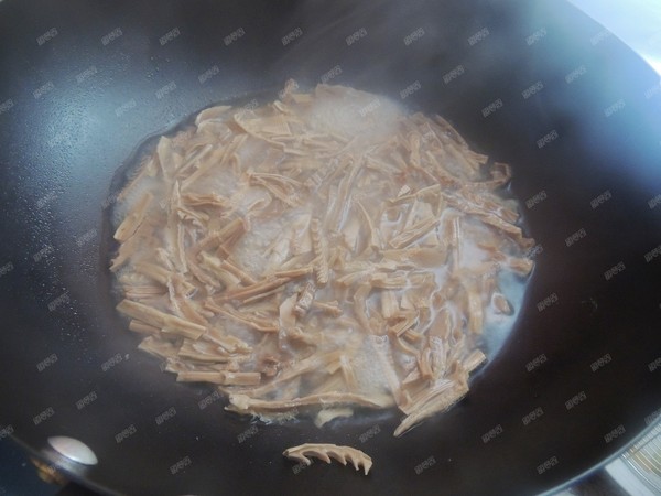 Stir-fried Shredded Pork with Bamboo Shoots recipe