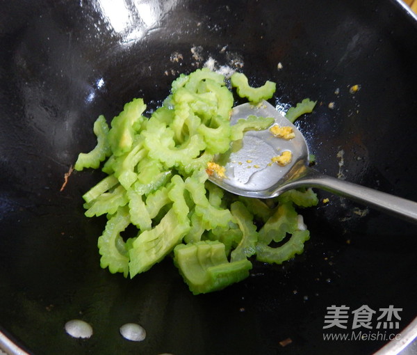 Bitter Gourd Scrambled Eggs recipe