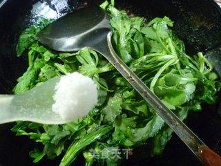 Stir-fried Artemisia recipe