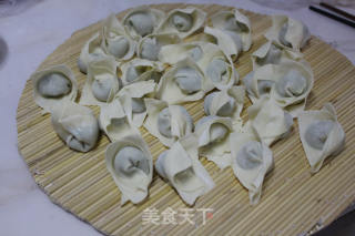 Fresh Shrimp and Shepherd's Purse Wonton recipe