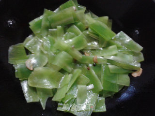 Fried Fungus with Lettuce recipe