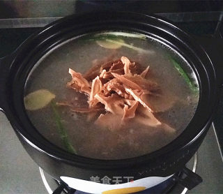 Wild Bamboo Shoots and Duck Legs in Clay Pot recipe