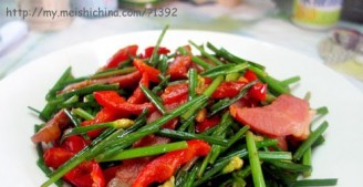 Stir-fried Bacon with Chinese Chives recipe