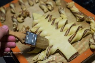 Hazelnut Butter Christmas Tree Twisted Roll recipe