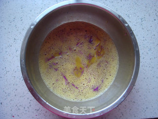 Scrambled Eggs with Purple Cabbage recipe