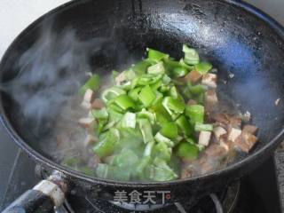 Stir-fried Dried Tofu with Green Peppers recipe