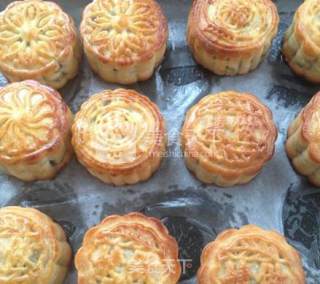 50 Grams of Five Kernels and Baiguo Moon Cakes recipe