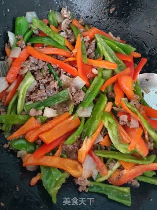 Stir-fried Ground Beef with Green and Red Peppers recipe