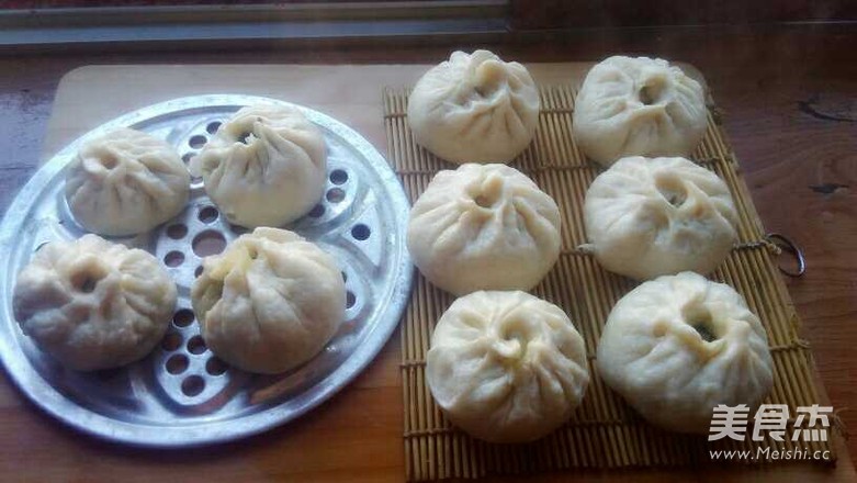 Steamed Buns (stuffed with Chives and Eggs) recipe