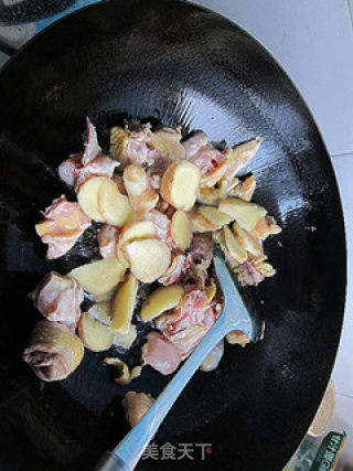 The First Nourishing Dish in Winter-ginger Sliced Chicken recipe