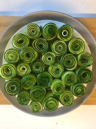 Xiangyou Spicy Bean Curd Cucumber Roll recipe