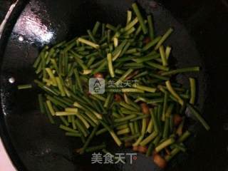 Stir-fried Pork with Garlic Moss recipe