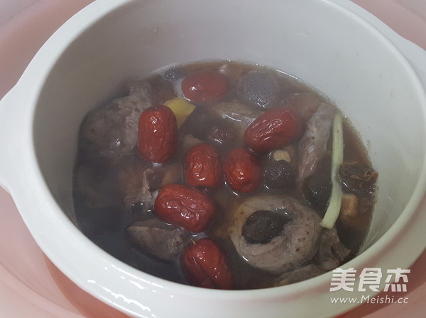 Stewed Pig Heart with Red Dates and Longan recipe