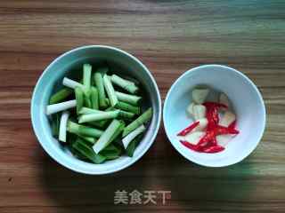 Stir-fried Spicy Garlic Sprouts recipe